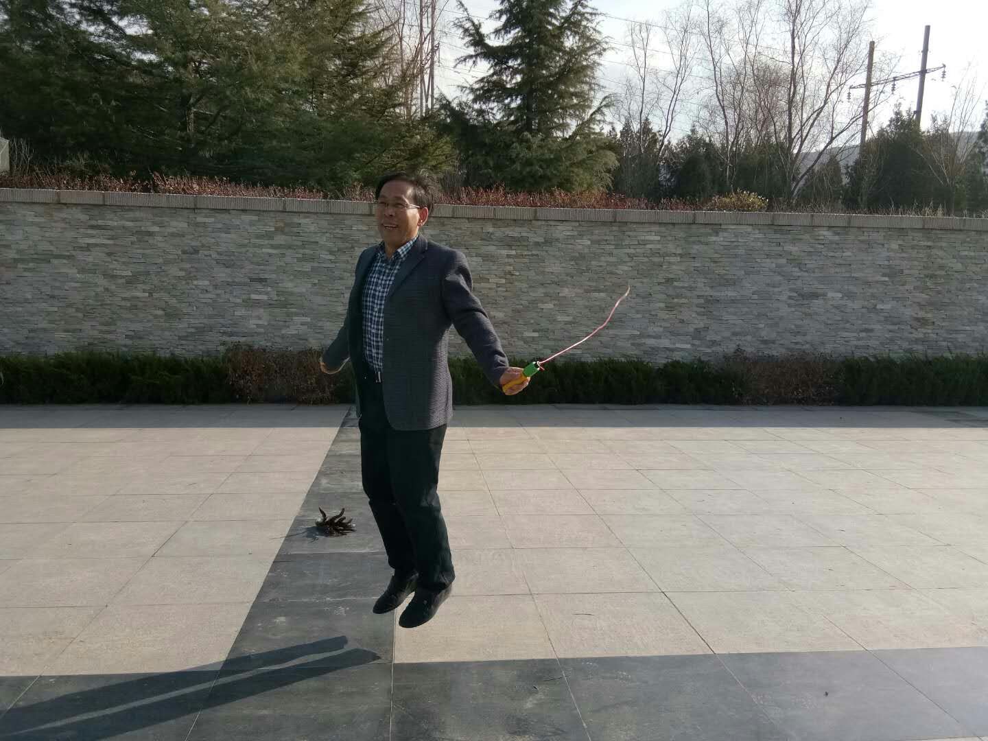 举办文体活动